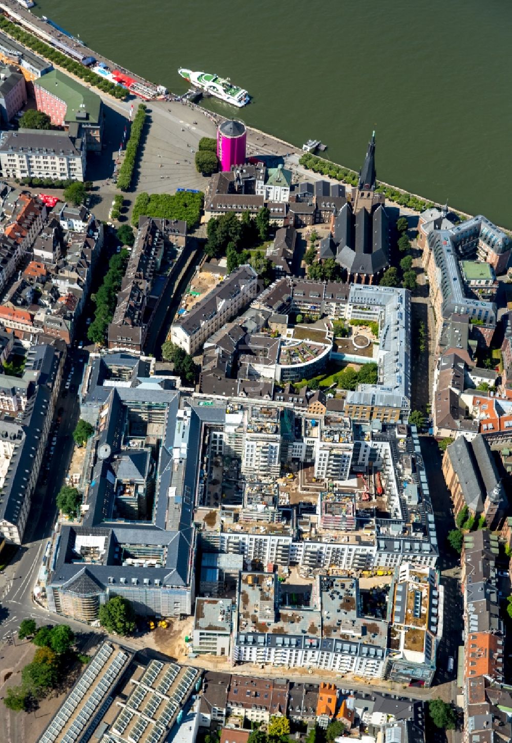 Luftaufnahme Düsseldorf - Baustelle zum Neubau einer Mehrfamilienhaus-Wohnanlage Andreasquartier der Frankonia Eurobau Investment Hansaallee GmbH an der Mühlenstraße in Düsseldorf im Bundesland Nordrhein-Westfalen