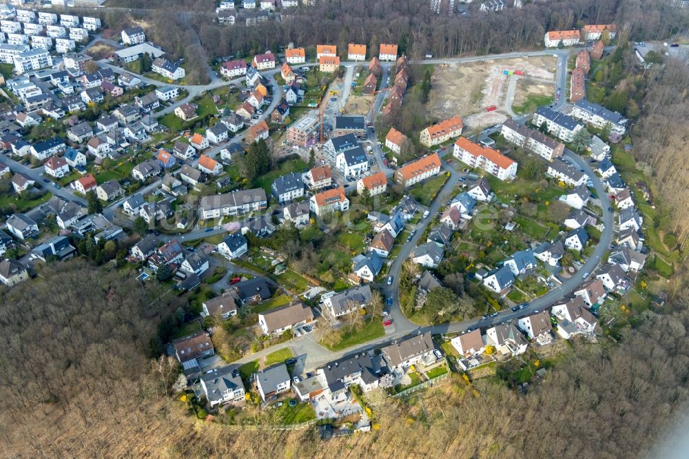 Arnsberg von oben - Baustelle zum Neubau einer Mehrfamilienhaus-Wohnanlage der Arnsberger Wohnungsbaugenossenschaft im Ortsteil Neheim in Arnsberg im Bundesland Nordrhein-Westfalen, Deutschland