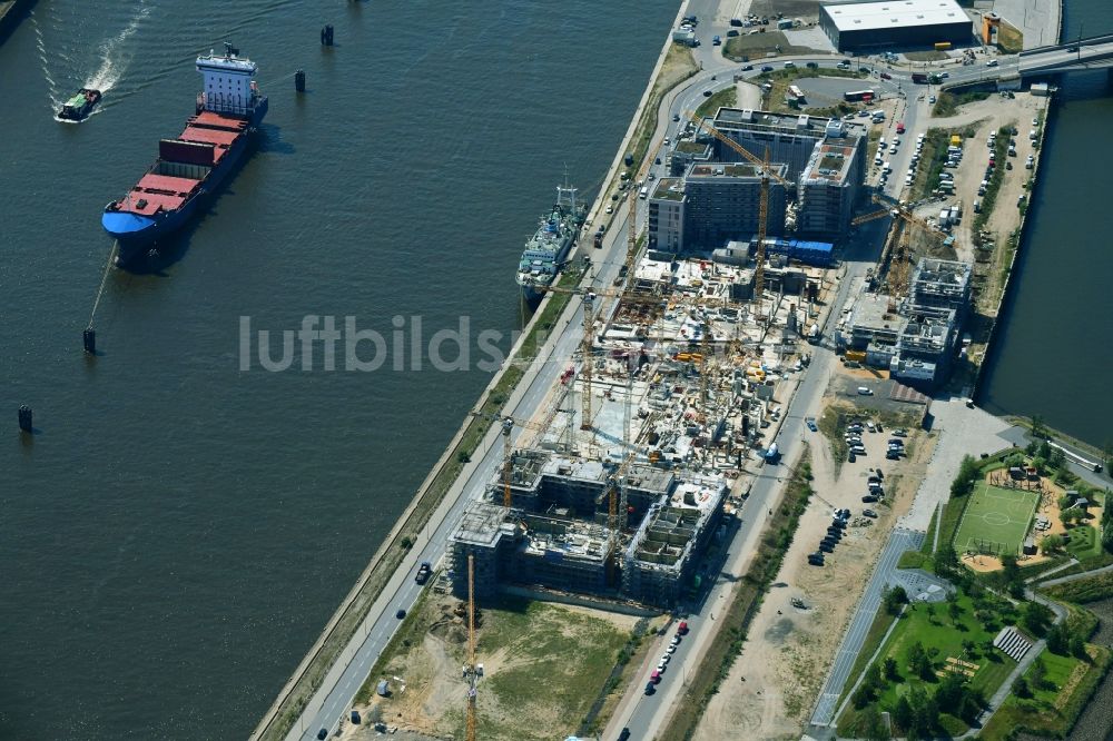 Luftaufnahme Hamburg - Baustelle zum Neubau einer Mehrfamilienhaus-Wohnanlage an der Baakenallee im Ortsteil HafenCity in Hamburg, Deutschland