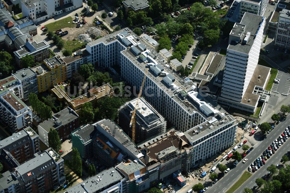 Luftaufnahme Berlin - Baustelle zum Neubau einer Mehrfamilienhaus-Wohnanlage des Bauträgers CG Gruppe AG in Berlin