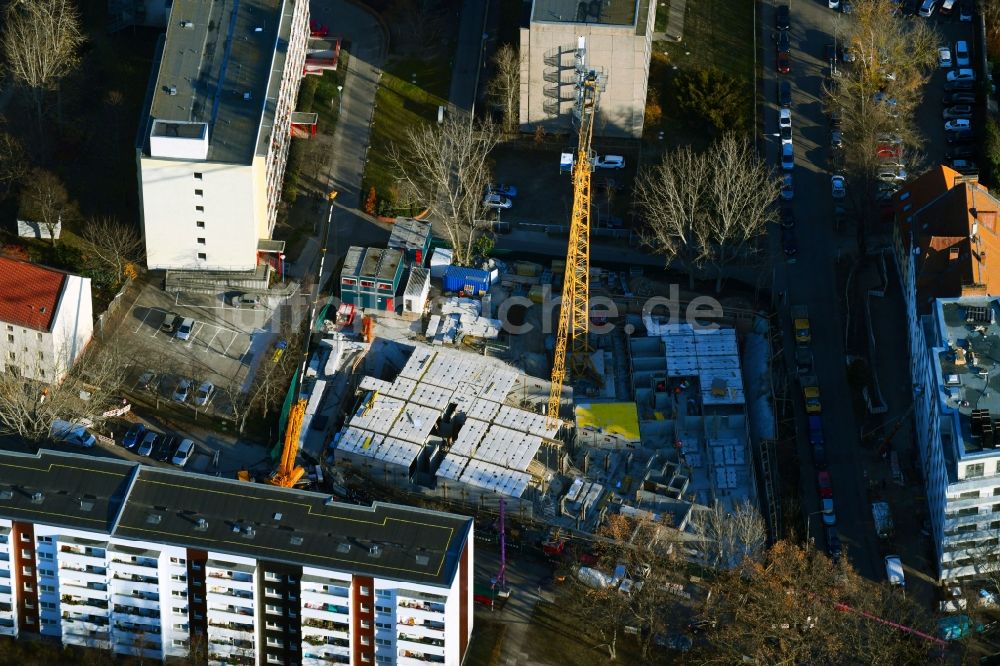 Luftbild Berlin - Baustelle zum Neubau einer Mehrfamilienhaus-Wohnanlage der Belle Époque Gesellschaft für behutsame Stadterneuerung mbH in Berlin, Deutschland