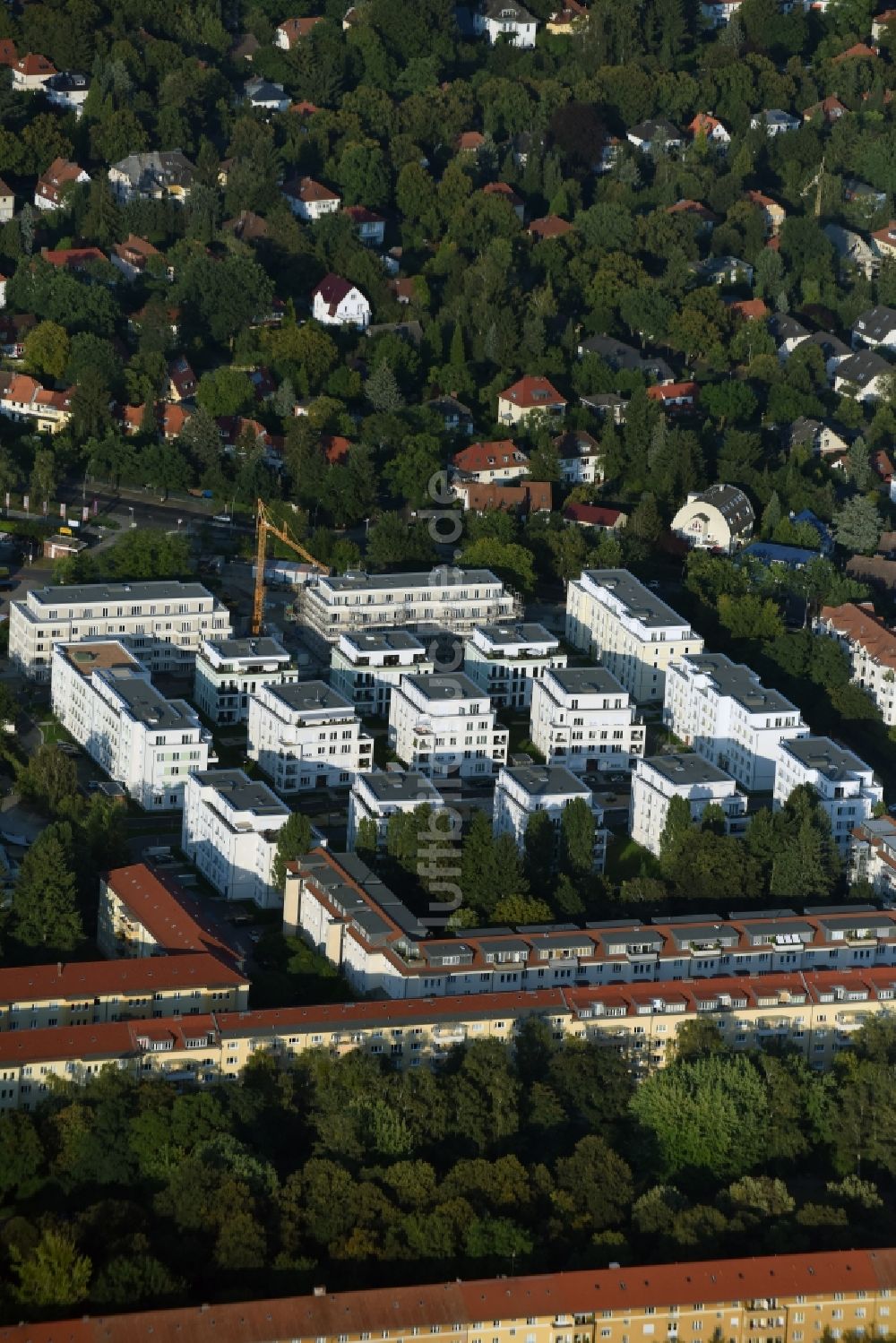 Berlin aus der Vogelperspektive: Baustelle zum Neubau einer Mehrfamilienhaus-Wohnanlage in Berlin