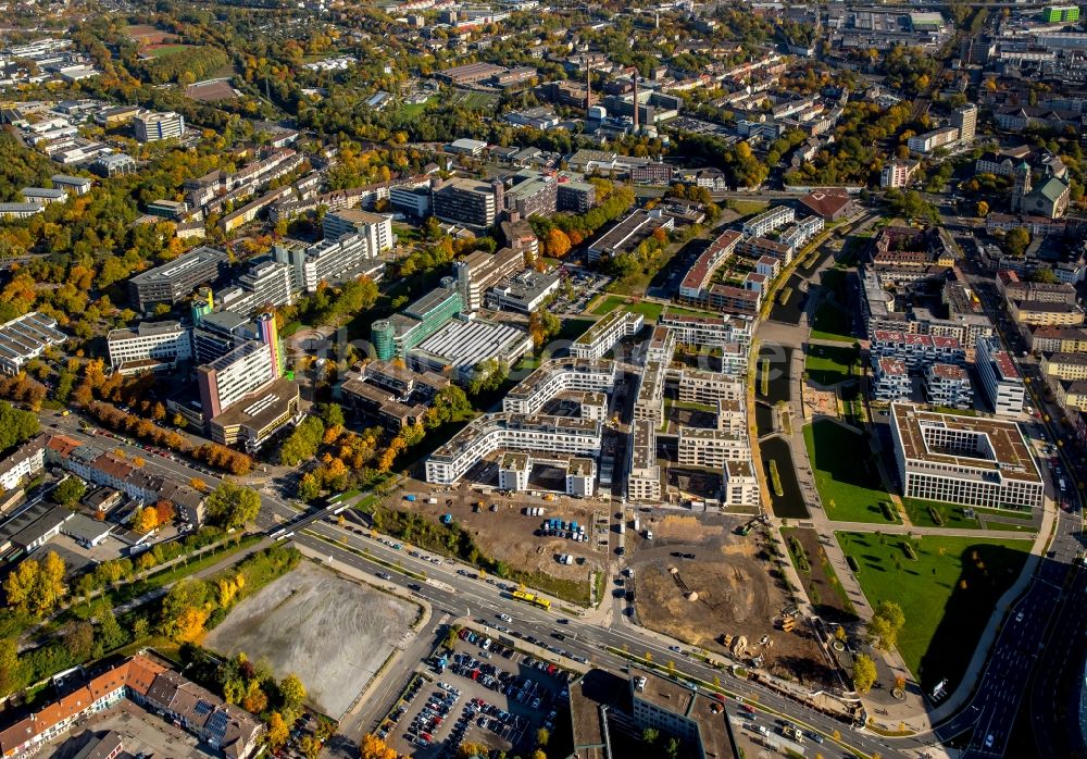 Essen von oben - Baustelle zum Neubau einer Mehrfamilienhaus-Wohnanlage am Berliner Platz in der Grünen Mitte in Essen im Bundesland Nordrhein-Westfalen