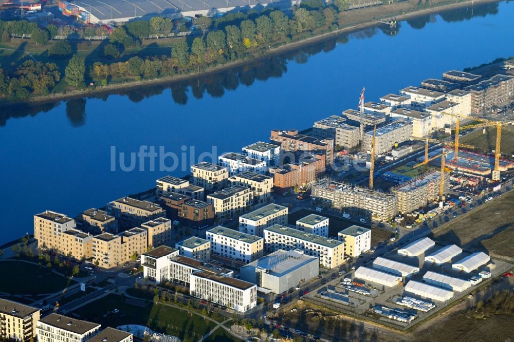 Luftbild Bremen - Baustelle zum Neubau einer Mehrfamilienhaus-Wohnanlage BlauHaus der GEWOBA in Bremen, Deutschland