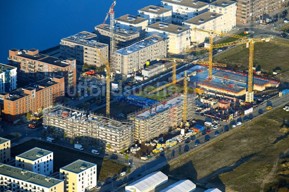 Luftaufnahme Bremen - Baustelle zum Neubau einer Mehrfamilienhaus-Wohnanlage BlauHaus der GEWOBA in Bremen, Deutschland