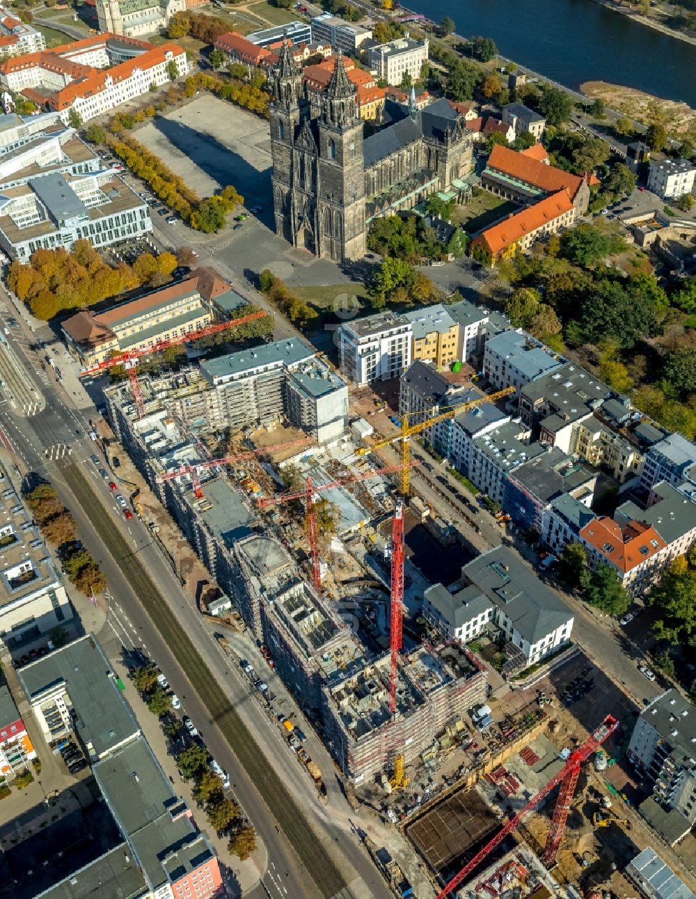 Luftaufnahme Magdeburg - Baustelle zum Neubau einer Mehrfamilienhaus-Wohnanlage Breiter Weg - Danzstraße in Magdeburg im Bundesland Sachsen-Anhalt, Deutschland