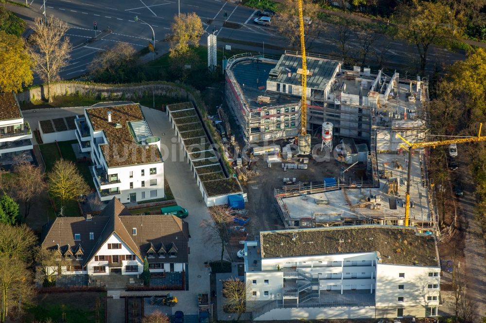 Luftaufnahme Dinslaken - Baustelle zum Neubau einer Mehrfamilienhaus-Wohnanlage Bärenkamp-Carree - Allee-Höfe an der Hans-Böckler-Straße in Dinslaken im Bundesland Nordrhein-Westfalen