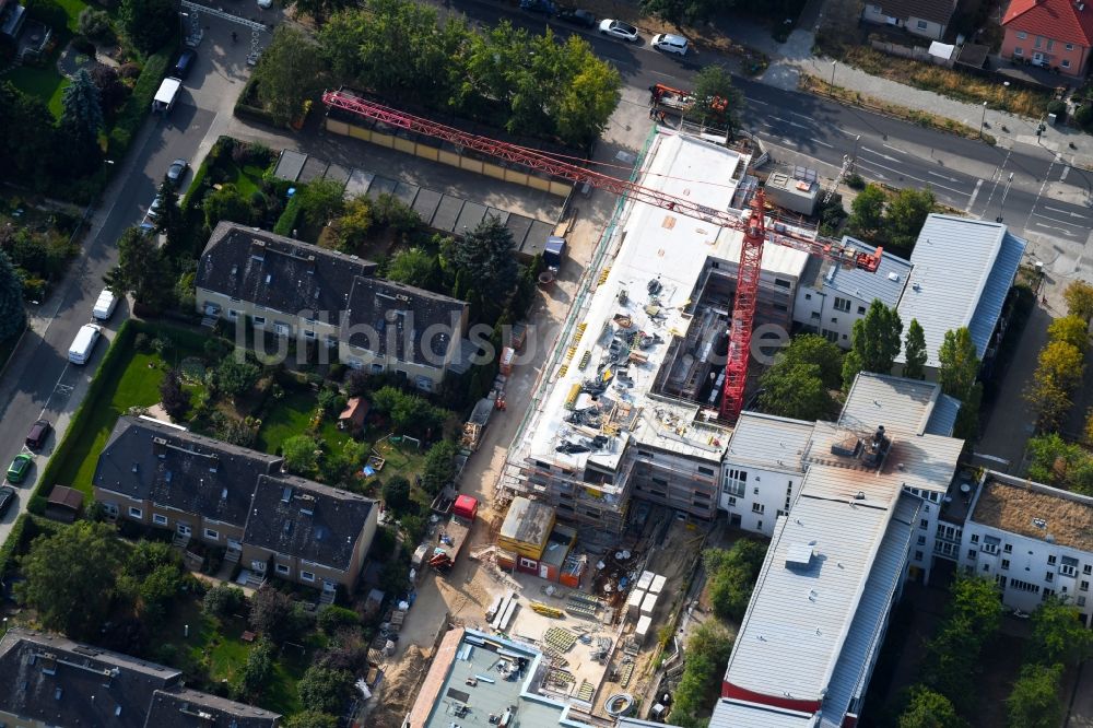 Luftbild Berlin - Baustelle zum Neubau einer Mehrfamilienhaus-Wohnanlage Britzer Straße im Ortsteil Mariendorf in Berlin, Deutschland