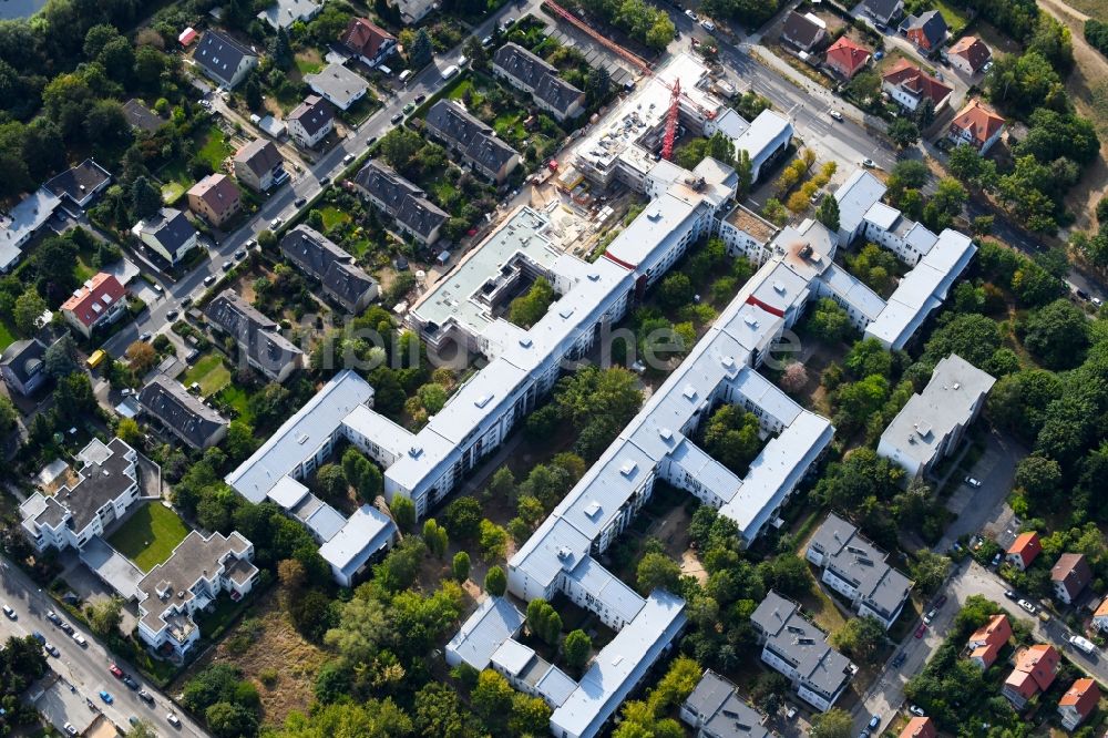 Luftaufnahme Berlin - Baustelle zum Neubau einer Mehrfamilienhaus-Wohnanlage Britzer Straße im Ortsteil Mariendorf in Berlin, Deutschland