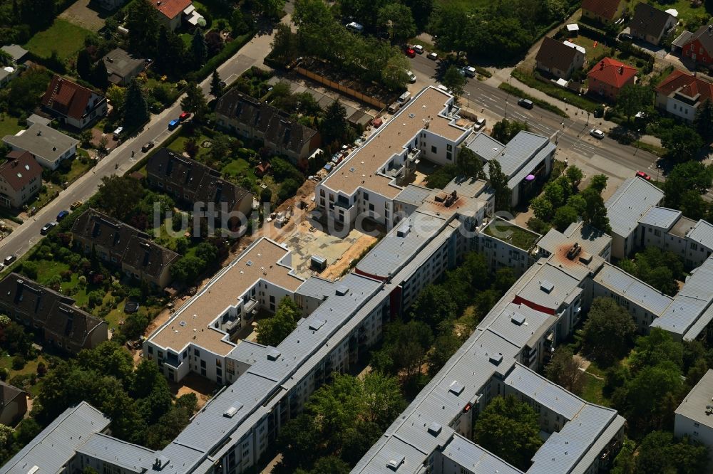 Berlin von oben - Baustelle zum Neubau einer Mehrfamilienhaus-Wohnanlage Britzer Straße im Ortsteil Mariendorf in Berlin, Deutschland