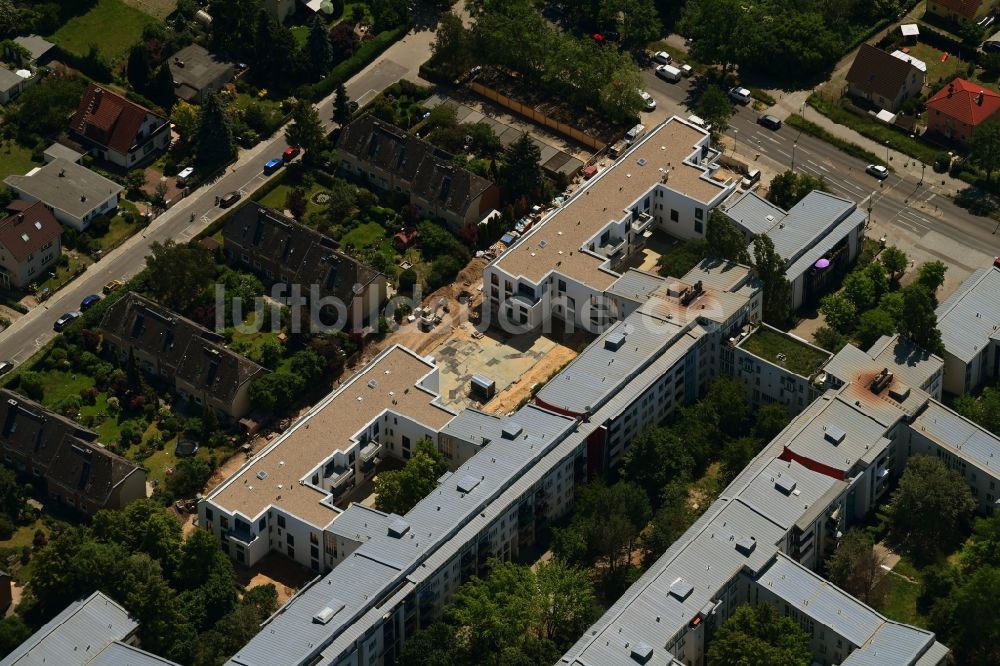 Berlin aus der Vogelperspektive: Baustelle zum Neubau einer Mehrfamilienhaus-Wohnanlage Britzer Straße im Ortsteil Mariendorf in Berlin, Deutschland