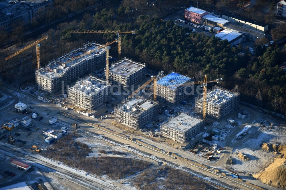 Luftaufnahme Potsdam - Baustelle zum Neubau einer Mehrfamilienhaus-Wohnanlage Brunnen Viertel Potsdam an der Brunnenallee in Potsdam im Bundesland Brandenburg