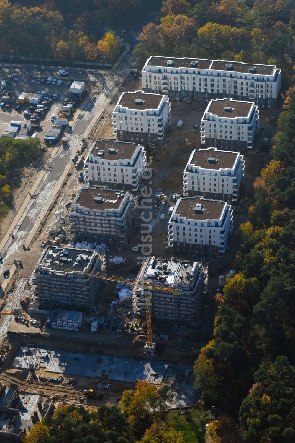 Potsdam aus der Vogelperspektive: Baustelle zum Neubau einer Mehrfamilienhaus-Wohnanlage Brunnen Viertel Potsdam an der Brunnenallee in Potsdam im Bundesland Brandenburg