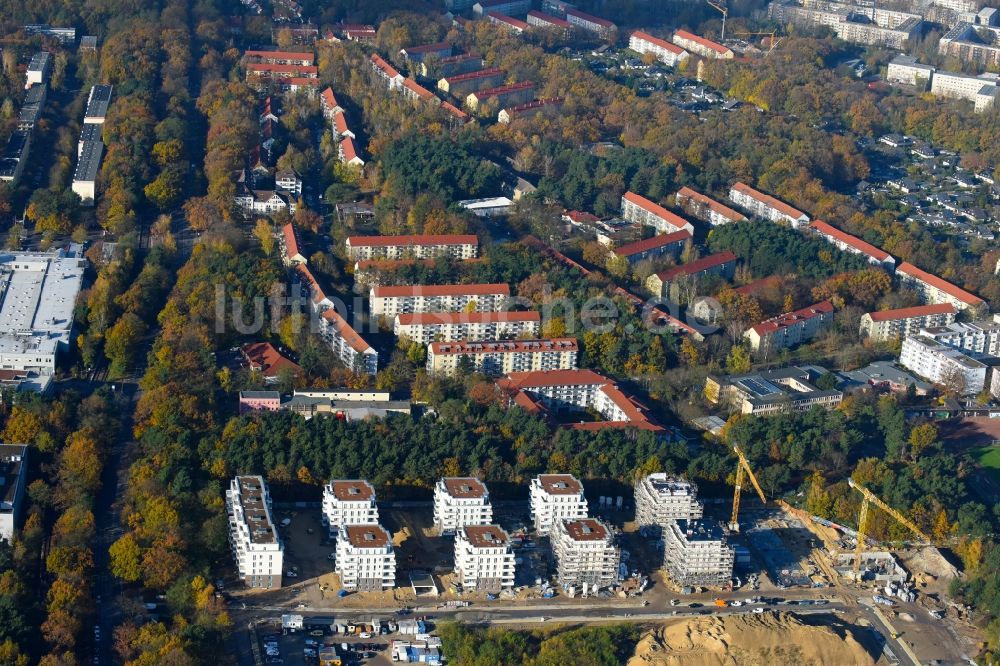 Potsdam aus der Vogelperspektive: Baustelle zum Neubau einer Mehrfamilienhaus-Wohnanlage Brunnen Viertel Potsdam an der Brunnenallee in Potsdam im Bundesland Brandenburg