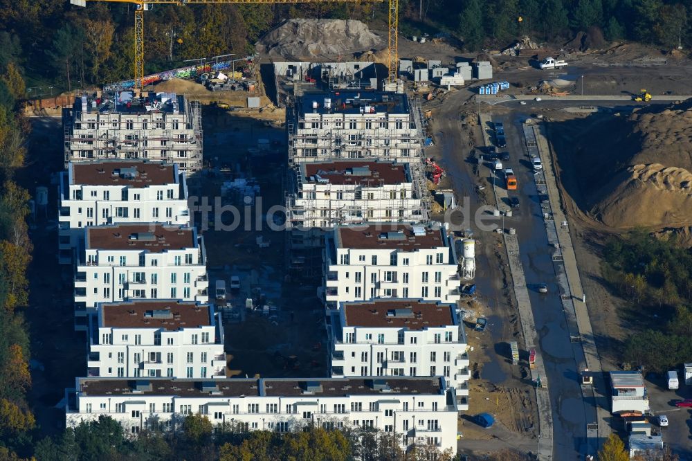 Potsdam aus der Vogelperspektive: Baustelle zum Neubau einer Mehrfamilienhaus-Wohnanlage Brunnen Viertel Potsdam an der Brunnenallee in Potsdam im Bundesland Brandenburg