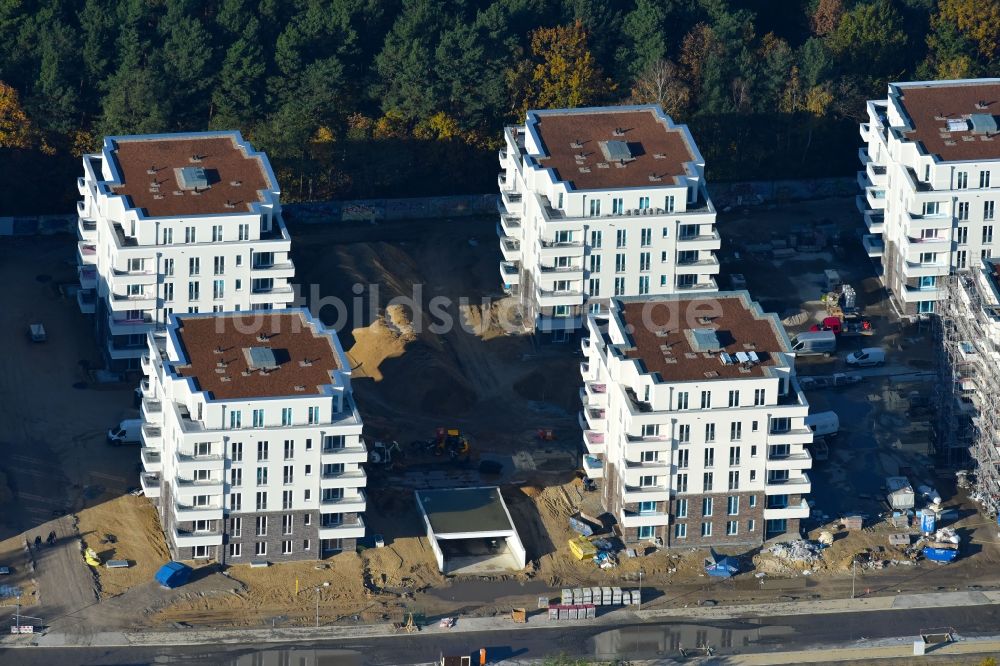 Luftbild Potsdam - Baustelle zum Neubau einer Mehrfamilienhaus-Wohnanlage Brunnen Viertel Potsdam an der Brunnenallee in Potsdam im Bundesland Brandenburg