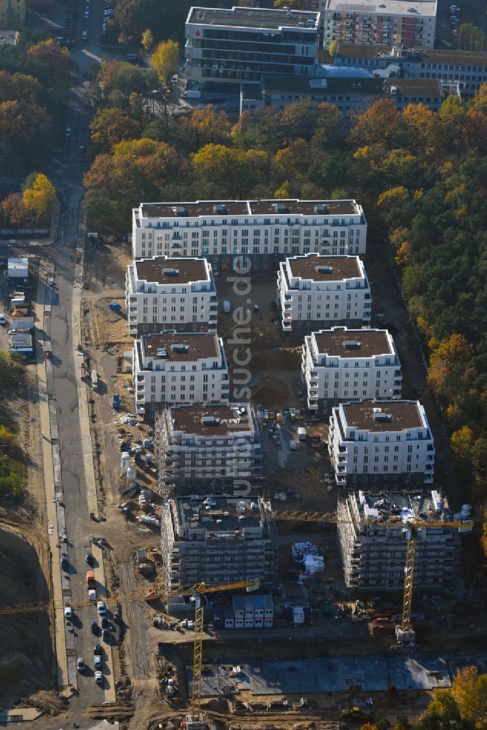 Potsdam aus der Vogelperspektive: Baustelle zum Neubau einer Mehrfamilienhaus-Wohnanlage Brunnen Viertel Potsdam an der Brunnenallee in Potsdam im Bundesland Brandenburg