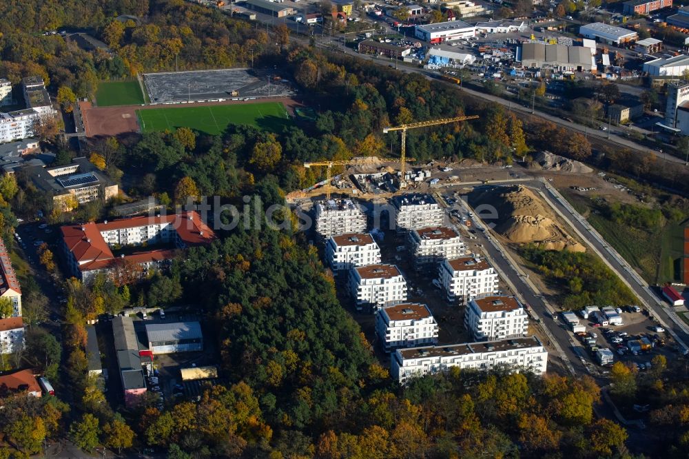 Luftbild Potsdam - Baustelle zum Neubau einer Mehrfamilienhaus-Wohnanlage Brunnen Viertel Potsdam an der Brunnenallee in Potsdam im Bundesland Brandenburg