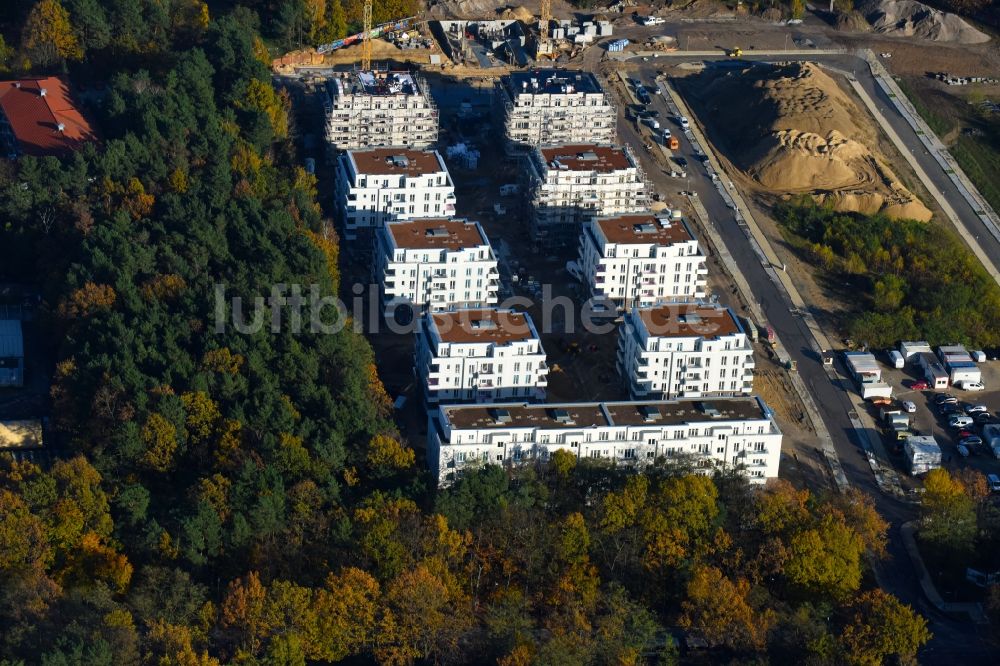 Potsdam von oben - Baustelle zum Neubau einer Mehrfamilienhaus-Wohnanlage Brunnen Viertel Potsdam an der Brunnenallee in Potsdam im Bundesland Brandenburg