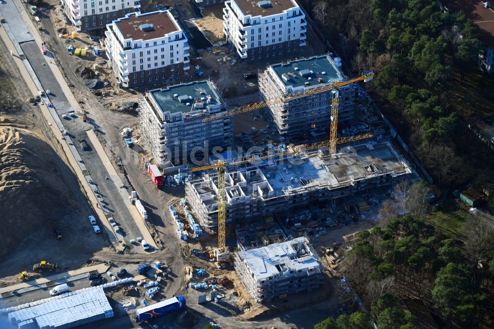 Potsdam von oben - Baustelle zum Neubau einer Mehrfamilienhaus-Wohnanlage Brunnen Viertel Potsdam an der Brunnenallee in Potsdam im Bundesland Brandenburg