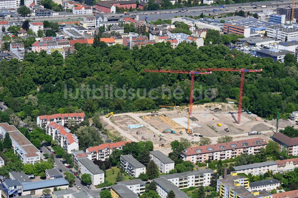 Berlin von oben - Baustelle zum Neubau einer Mehrfamilienhaus-Wohnanlage an der Buschkrugallee im Ortsteil Britz in Berlin, Deutschland