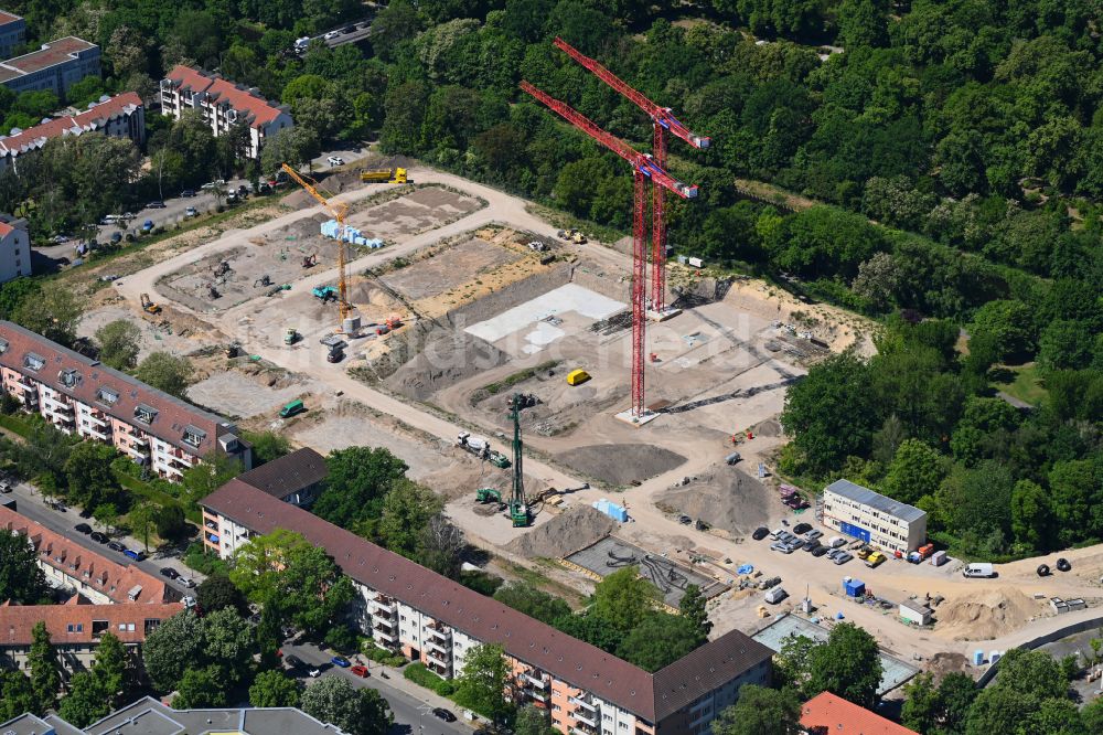 Luftbild Berlin - Baustelle zum Neubau einer Mehrfamilienhaus-Wohnanlage an der Buschkrugallee im Ortsteil Britz in Berlin, Deutschland