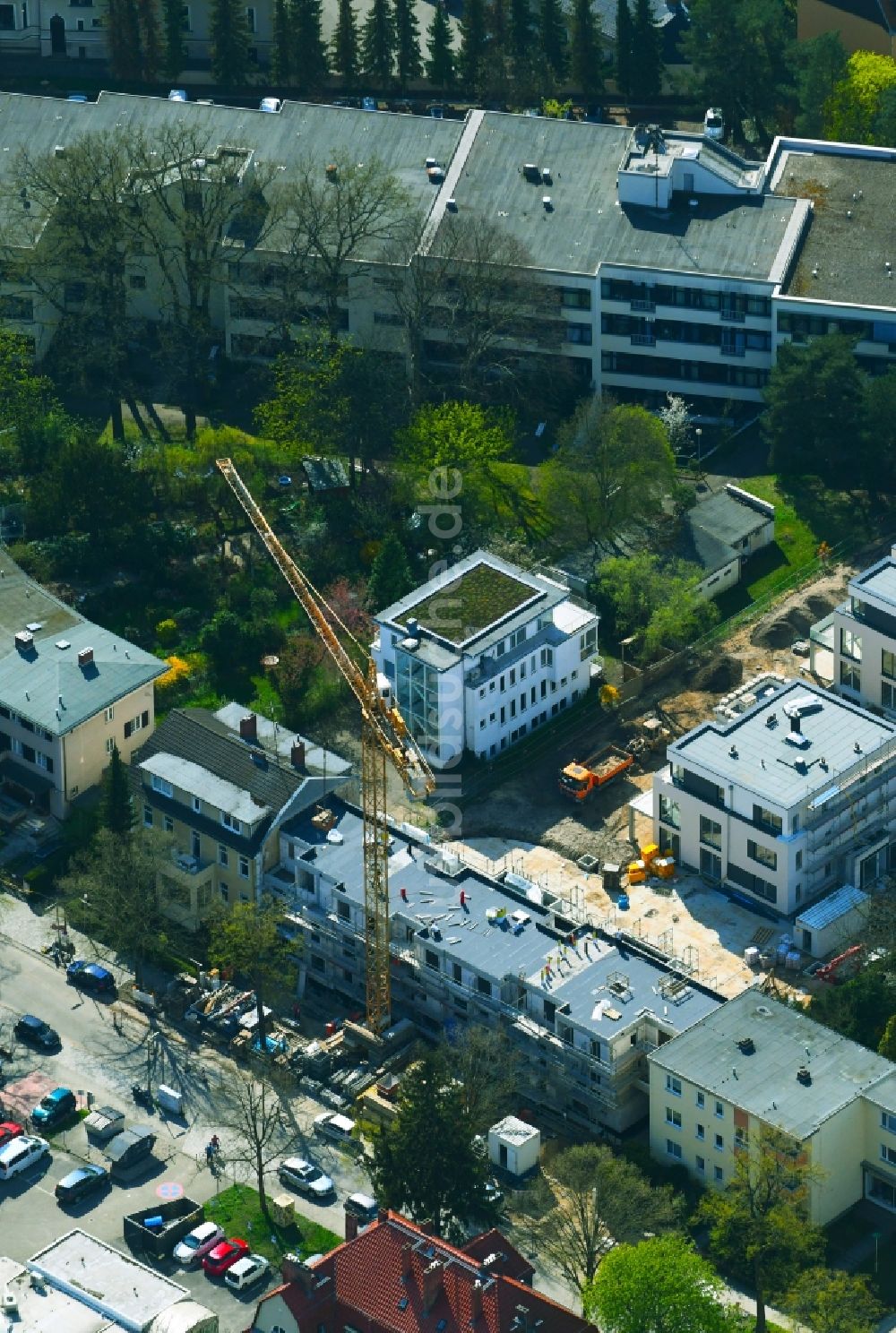 Berlin von oben - Baustelle zum Neubau einer Mehrfamilienhaus-Wohnanlage Charlott N°6 der cds Wohnbau Berlin GmbH an der Charlottenburger Straße im Ortsteil Steglitz-Zehlendorf in Berlin, Deutschland