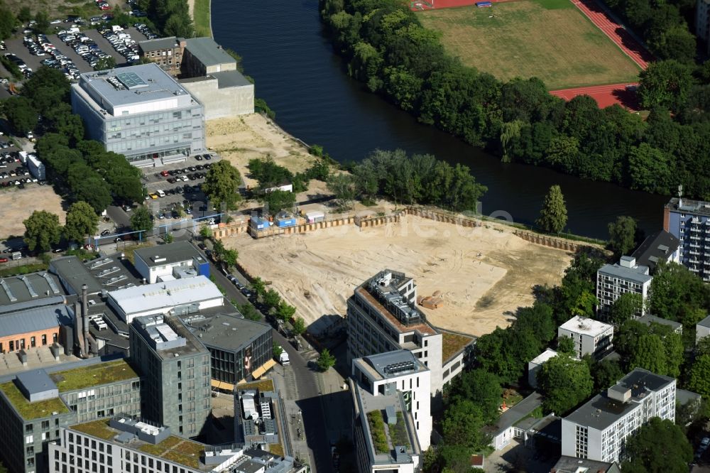 Luftbild Berlin - Baustelle zum Neubau einer Mehrfamilienhaus-Wohnanlage No.1 Charlottenburg an der Wegelystraße zum Spree- Ufer im Ortsteil Charlottenburg-Wilmersdorf in Berlin, Deutschland