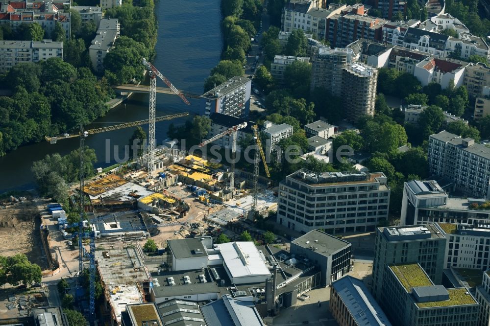 Luftaufnahme Berlin - Baustelle zum Neubau einer Mehrfamilienhaus-Wohnanlage No.1 Charlottenburg an der Wegelystraße zum Spree- Ufer im Ortsteil Charlottenburg-Wilmersdorf in Berlin, Deutschland