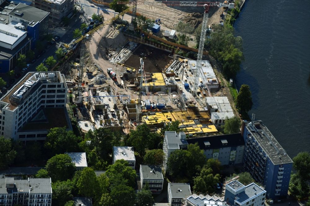 Berlin von oben - Baustelle zum Neubau einer Mehrfamilienhaus-Wohnanlage No.1 Charlottenburg an der Wegelystraße zum Spree- Ufer im Ortsteil Charlottenburg-Wilmersdorf in Berlin, Deutschland