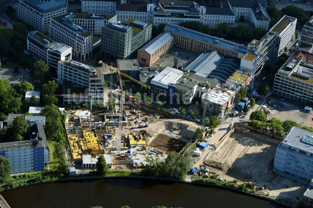 Luftaufnahme Berlin - Baustelle zum Neubau einer Mehrfamilienhaus-Wohnanlage No.1 Charlottenburg an der Wegelystraße zum Spree- Ufer im Ortsteil Charlottenburg-Wilmersdorf in Berlin, Deutschland