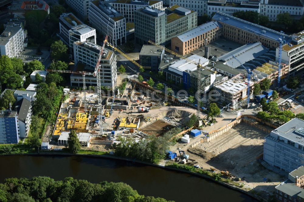 Berlin von oben - Baustelle zum Neubau einer Mehrfamilienhaus-Wohnanlage No.1 Charlottenburg an der Wegelystraße zum Spree- Ufer im Ortsteil Charlottenburg-Wilmersdorf in Berlin, Deutschland