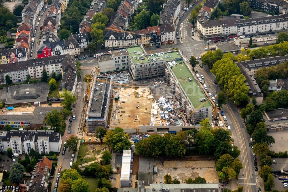 Essen von oben - Baustelle zum Neubau einer Mehrfamilienhaus-Wohnanlage „ Cranachhöfe “ in Essen im Bundesland Nordrhein-Westfalen - NRW, Deutschland