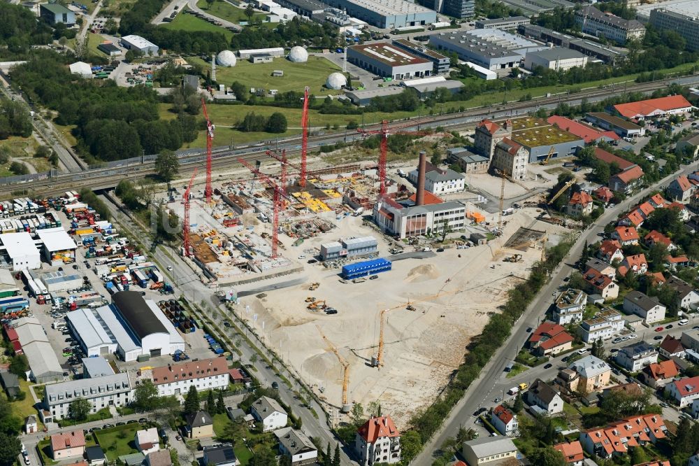 München von oben - Baustelle zum Neubau einer Mehrfamilienhaus-Wohnanlage DIAMALTPARK der ISARIA Wohnbau AG in München im Bundesland Bayern, Deutschland