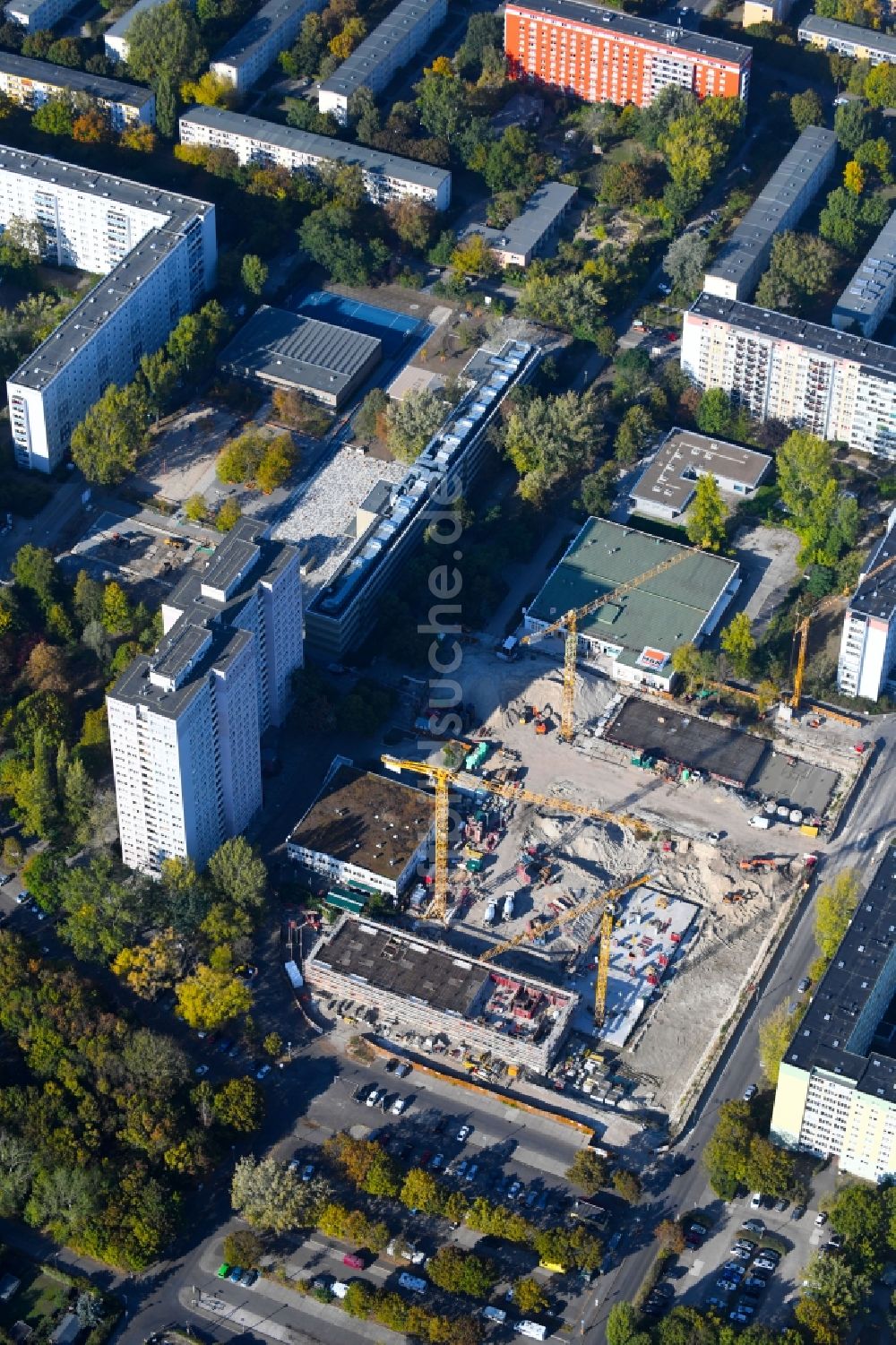 Luftaufnahme Berlin - Baustelle zum Neubau einer Mehrfamilienhaus-Wohnanlage Dolgensee-Center Lichtenberg in Berlin, Deutschland