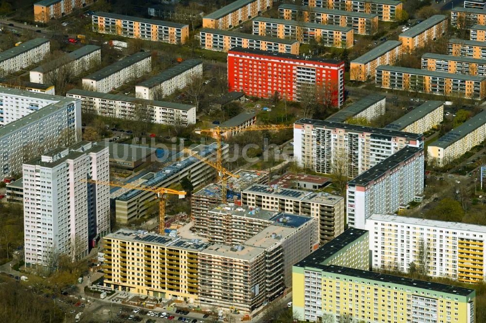 Luftbild Berlin - Baustelle zum Neubau einer Mehrfamilienhaus-Wohnanlage Dolgensee-Center Lichtenberg in Berlin, Deutschland