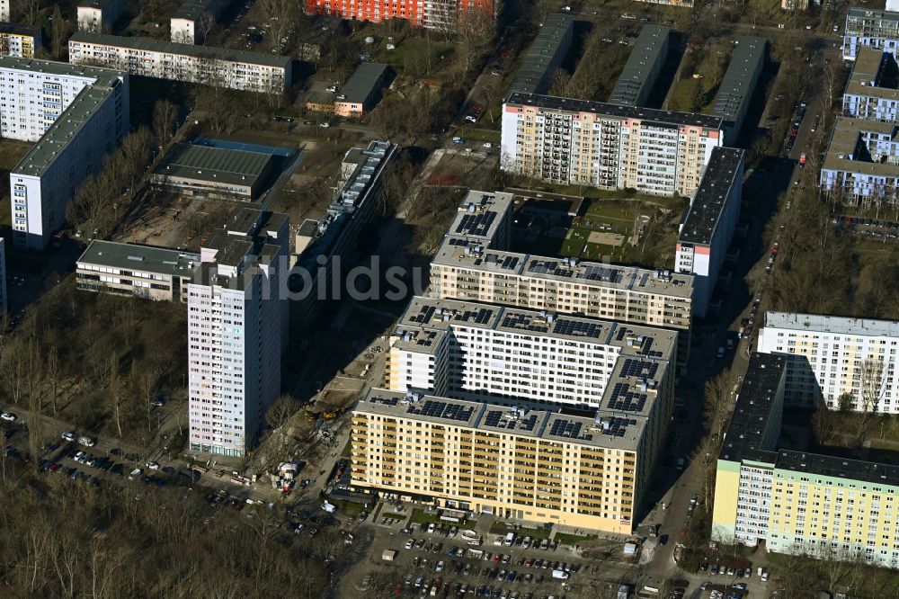 Luftbild Berlin - Baustelle zum Neubau einer Mehrfamilienhaus-Wohnanlage Dolgensee-Center Lichtenberg in Berlin, Deutschland