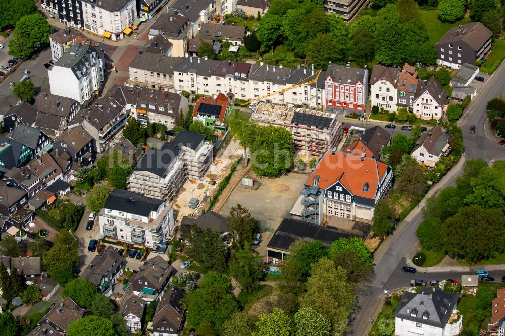 Schwelm von oben - Baustelle zum Neubau einer Mehrfamilienhaus-Wohnanlage an der Drosselstraße in der Innenstadt von Schwelm im Bundesland Nordrhein-Westfalen