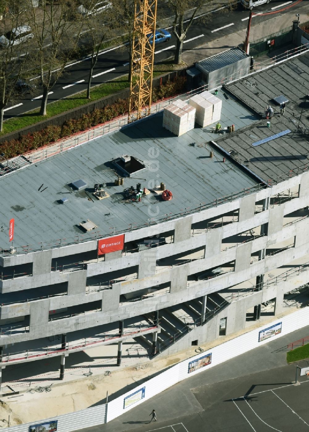 Saint-Cloud von oben - Baustelle zum Neubau einer Mehrfamilienhaus-Wohnanlage durch das Bauunternehmen Eiffage in Saint-Cloud in Ile-de-France, Frankreich