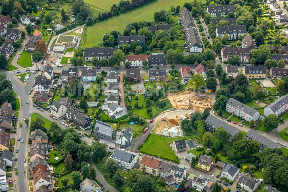 Luftaufnahme Essen - Baustelle zum Neubau einer Mehrfamilienhaus-Wohnanlage durch die Wohnungsgenossenschaft Essen-Nord eG an der Scheckenstraße in Essen im Bundesland Nordrhein-Westfalen - NRW, Deutschland