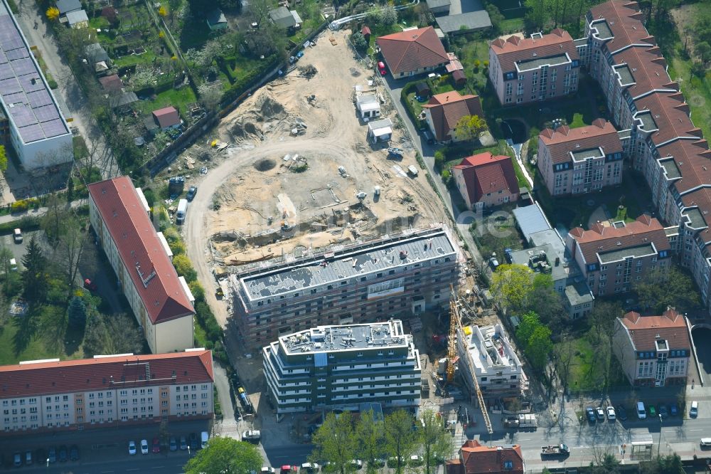 Luftaufnahme Berlin - Baustelle zum Neubau einer Mehrfamilienhaus-Wohnanlage entlang der Einbecker Straße in Berlin, Deutschland