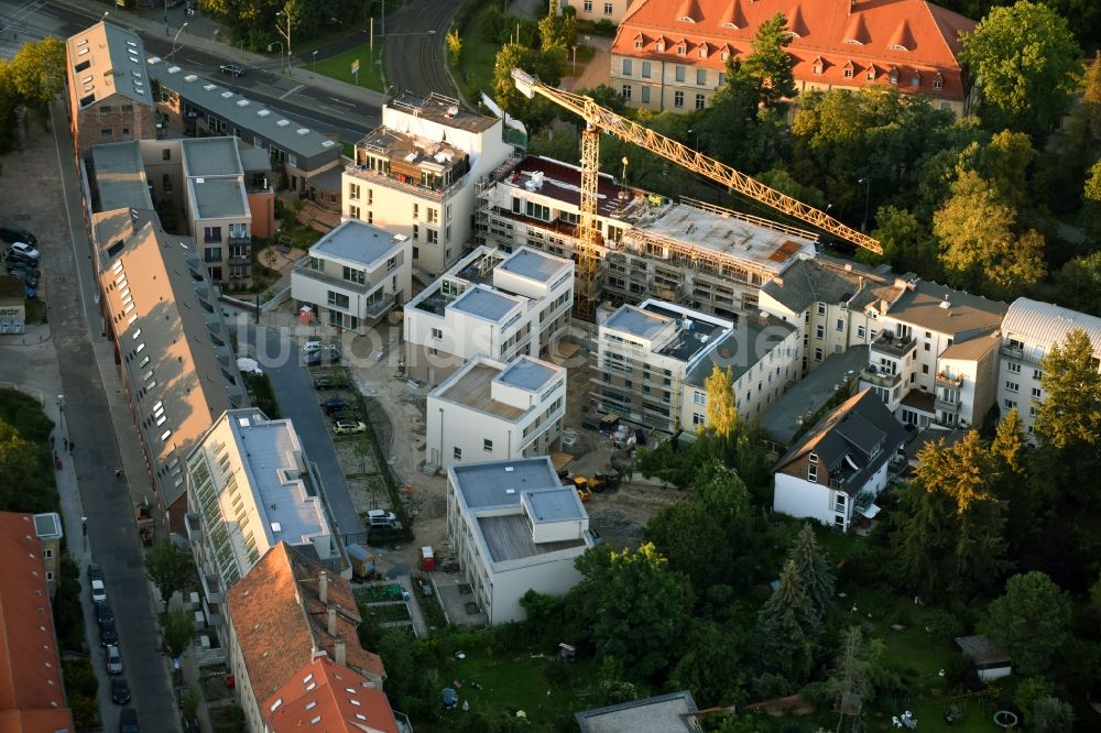 Potsdam von oben - Baustelle zum Neubau einer Mehrfamilienhaus-Wohnanlage entlang der Heinrich-Mann-Allee im Ortsteil Innenstadt in Potsdam im Bundesland Brandenburg, Deutschland