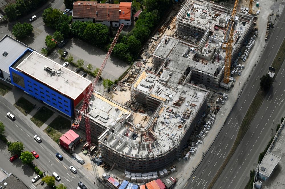 Ingolstadt aus der Vogelperspektive: Baustelle zum Neubau einer Mehrfamilienhaus-Wohnanlage der Essinger Wohnbau GmbH an der Theodor-Heuss-Straße in Ingolstadt im Bundesland Bayern, Deutschland