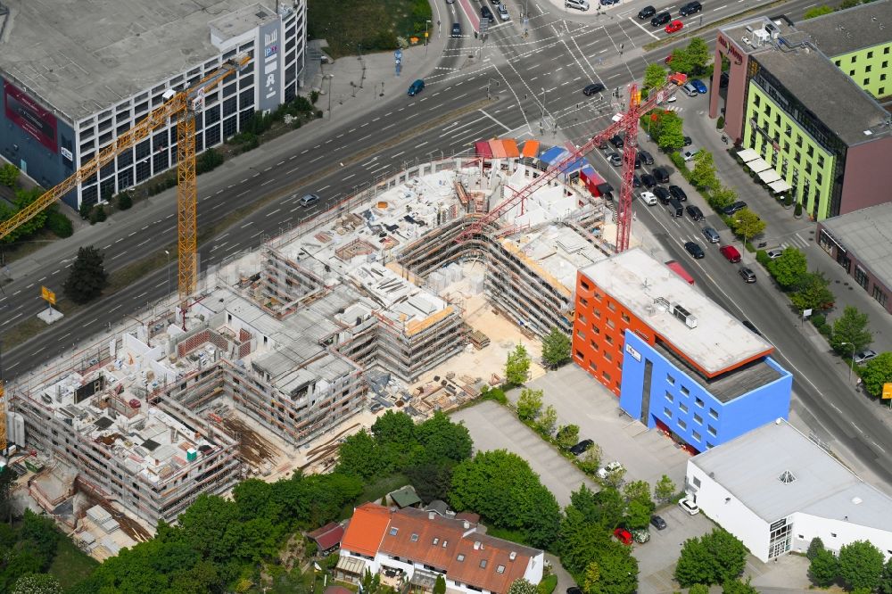 Luftaufnahme Ingolstadt - Baustelle zum Neubau einer Mehrfamilienhaus-Wohnanlage der Essinger Wohnbau GmbH an der Theodor-Heuss-Straße in Ingolstadt im Bundesland Bayern, Deutschland