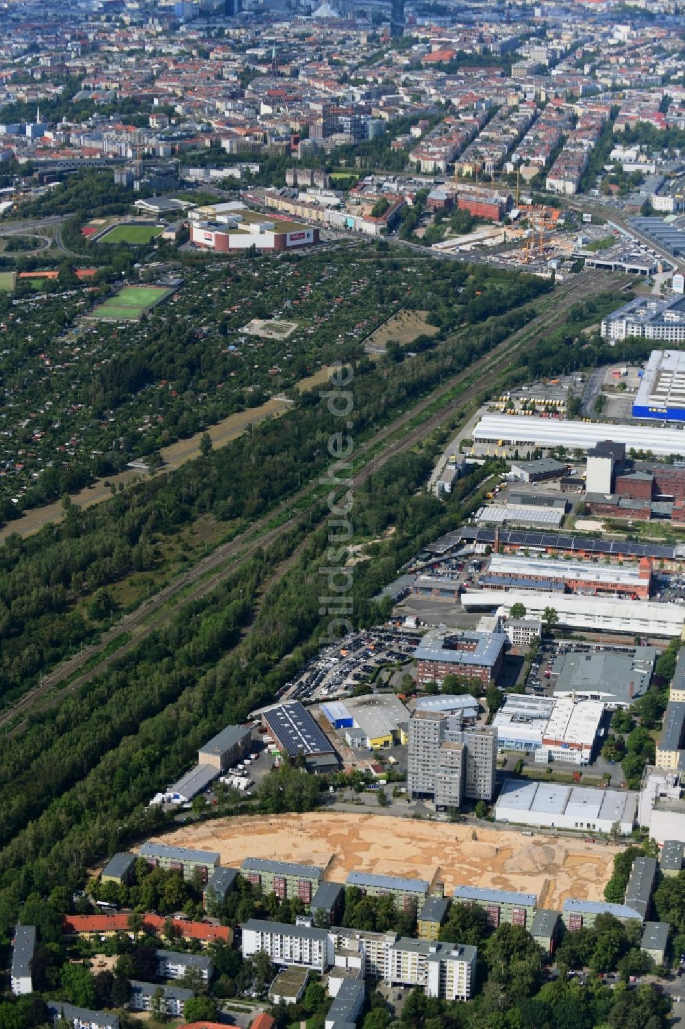 Berlin aus der Vogelperspektive: Baustelle zum Neubau einer Mehrfamilienhaus-Wohnanlage Eythstraße Ecke Bessemerstraße im Ortsteil Schöneberg in Berlin, Deutschland