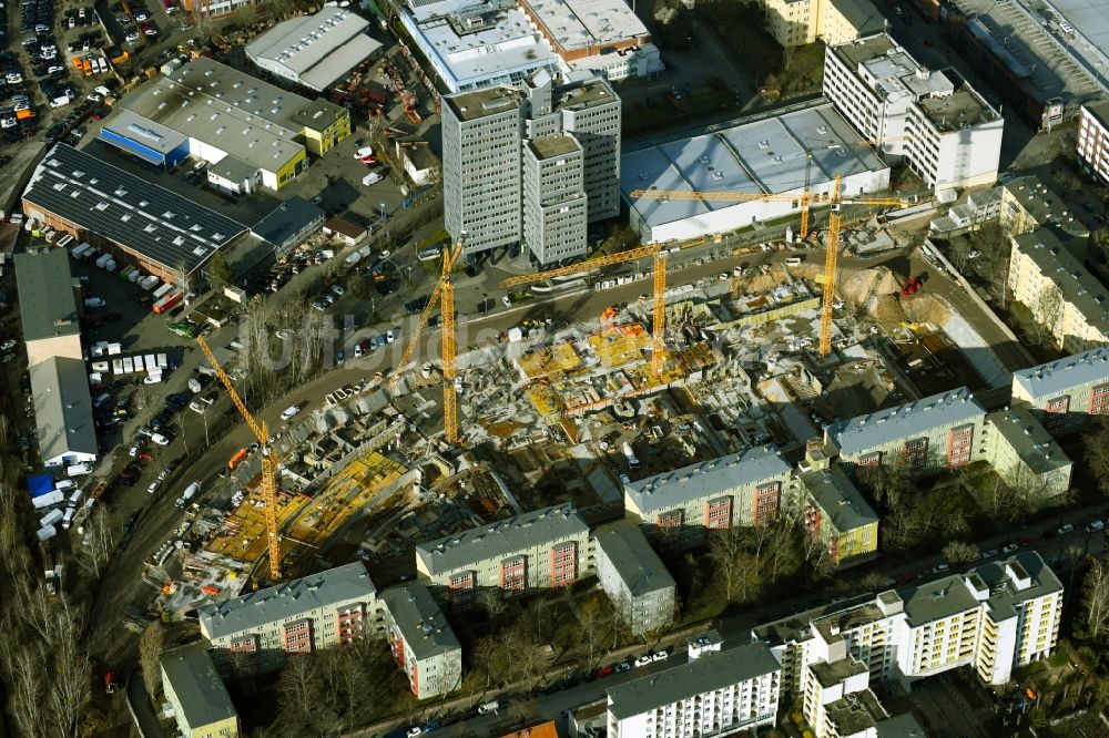 Luftaufnahme Berlin - Baustelle zum Neubau einer Mehrfamilienhaus-Wohnanlage Eythstraße Ecke Bessemerstraße im Ortsteil Schöneberg in Berlin, Deutschland