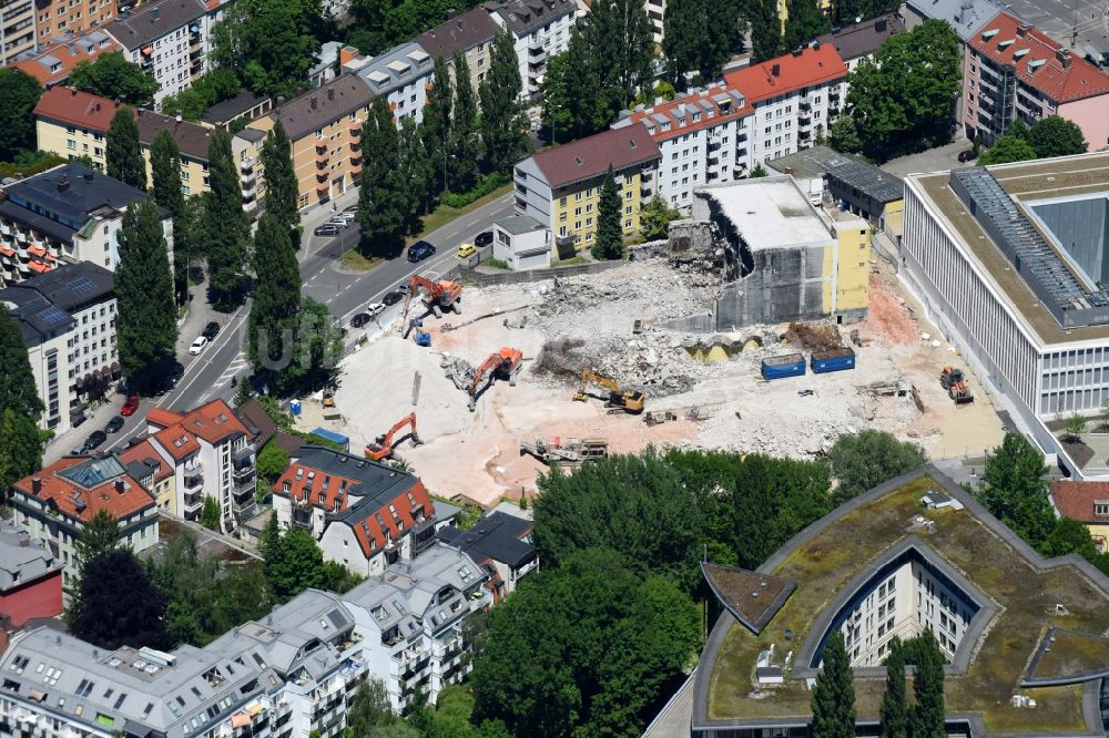 Luftaufnahme München - Baustelle zum Neubau einer Mehrfamilienhaus-Wohnanlage an der Falkenstraße im Ortsteil Au-Haidhausen in München im Bundesland Bayern, Deutschland