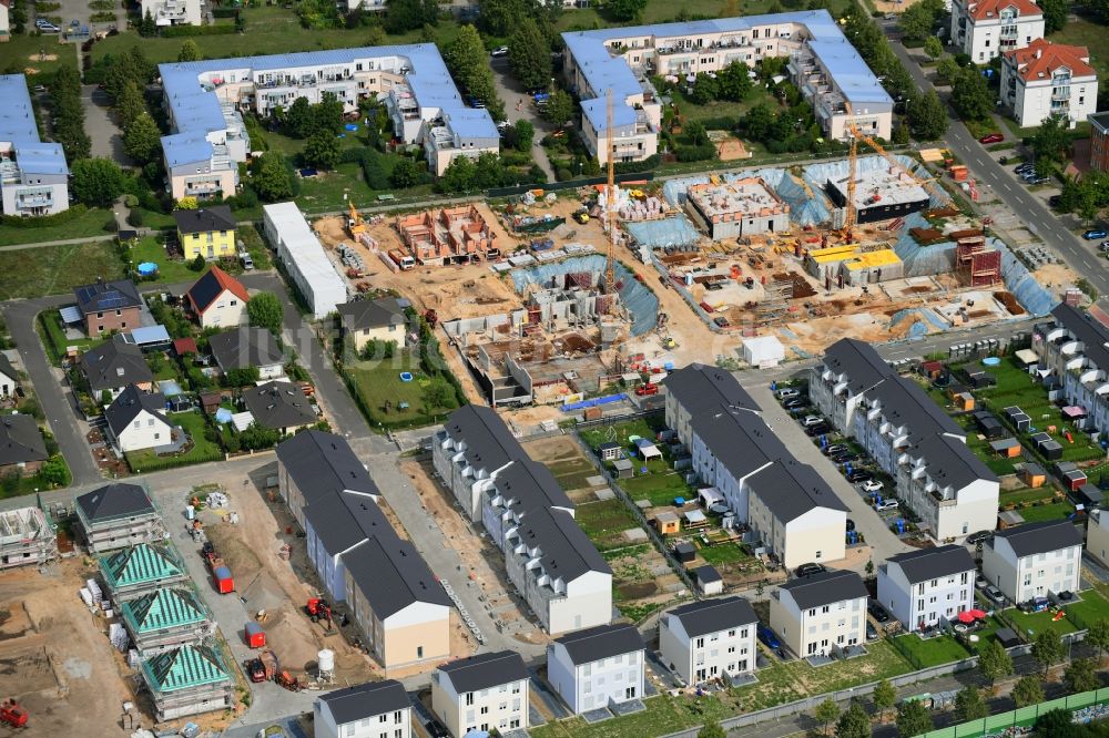 Michendorf aus der Vogelperspektive: Baustelle zum Neubau einer Mehrfamilienhaus-Wohnanlage Falkenweg - Wieselweg - Hasenweg in Michendorf im Bundesland Brandenburg, Deutschland