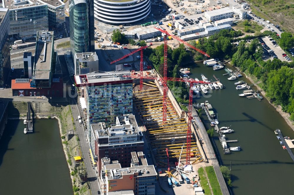 Düsseldorf aus der Vogelperspektive: Baustelle zum Neubau einer Mehrfamilienhaus-Wohnanlage der FRANKONIA Eurobau AG in Düsseldorf im Bundesland Nordrhein-Westfalen, Deutschland