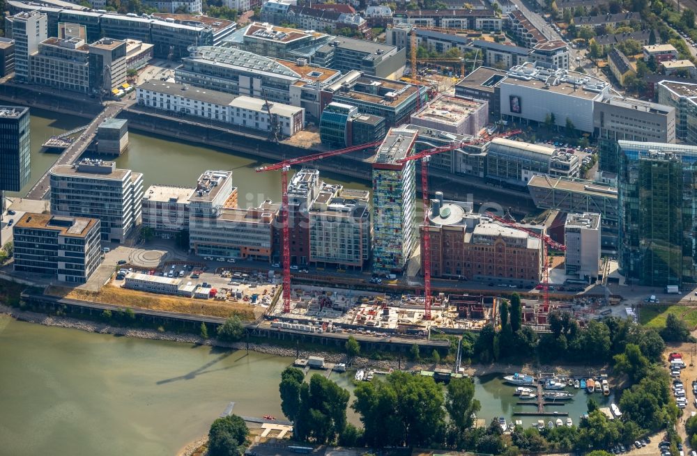 Düsseldorf von oben - Baustelle zum Neubau einer Mehrfamilienhaus-Wohnanlage der FRANKONIA Eurobau AG in Düsseldorf im Bundesland Nordrhein-Westfalen, Deutschland